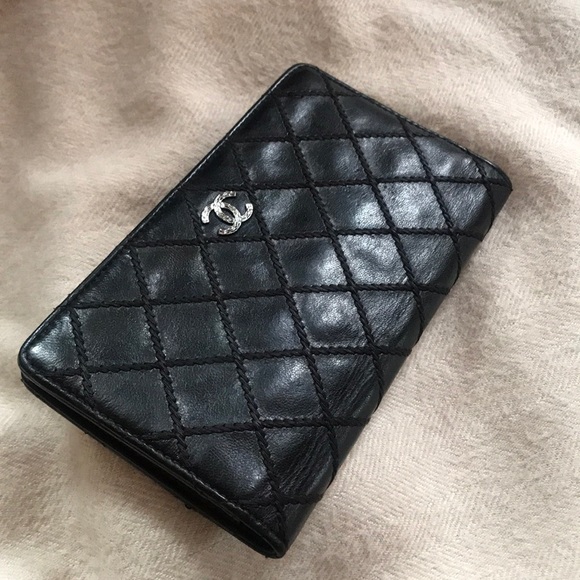 CHANEL Black Calfskin Wallet Quilted Stitching - Picture 2 of 16